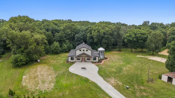 $1,499,999 | 548 East 1400 South, Kouts, IN 46347
