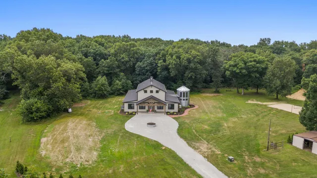 $1,549,000 | 548 East 1400 South, Kouts, IN 46347