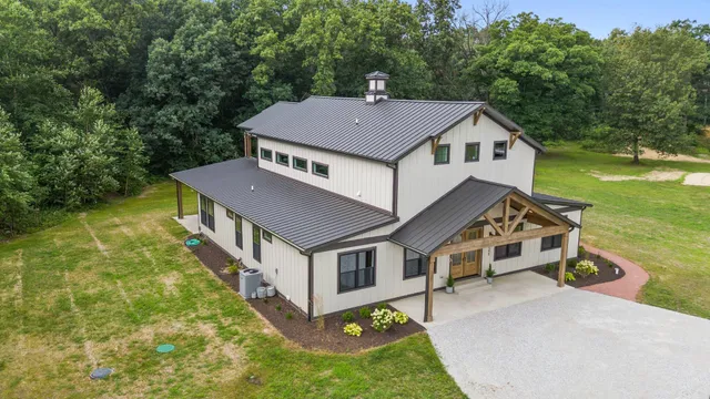 $1,549,000 | 548 East 1400 South, Kouts, IN 46347