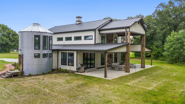 $1,499,999 | 548 East 1400 South, Kouts, IN 46347