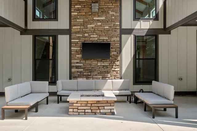 $1,549,000 | 548 East 1400 South, Kouts, IN 46347