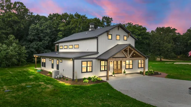 $1,549,000 | 548 East 1400 South, Kouts, IN 46347