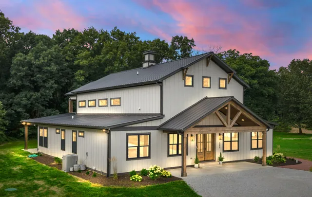 $1,549,000 | 548 East 1400 South, Kouts, IN 46347