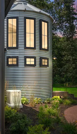 $1,499,999 | 548 East 1400 South, Kouts, IN 46347