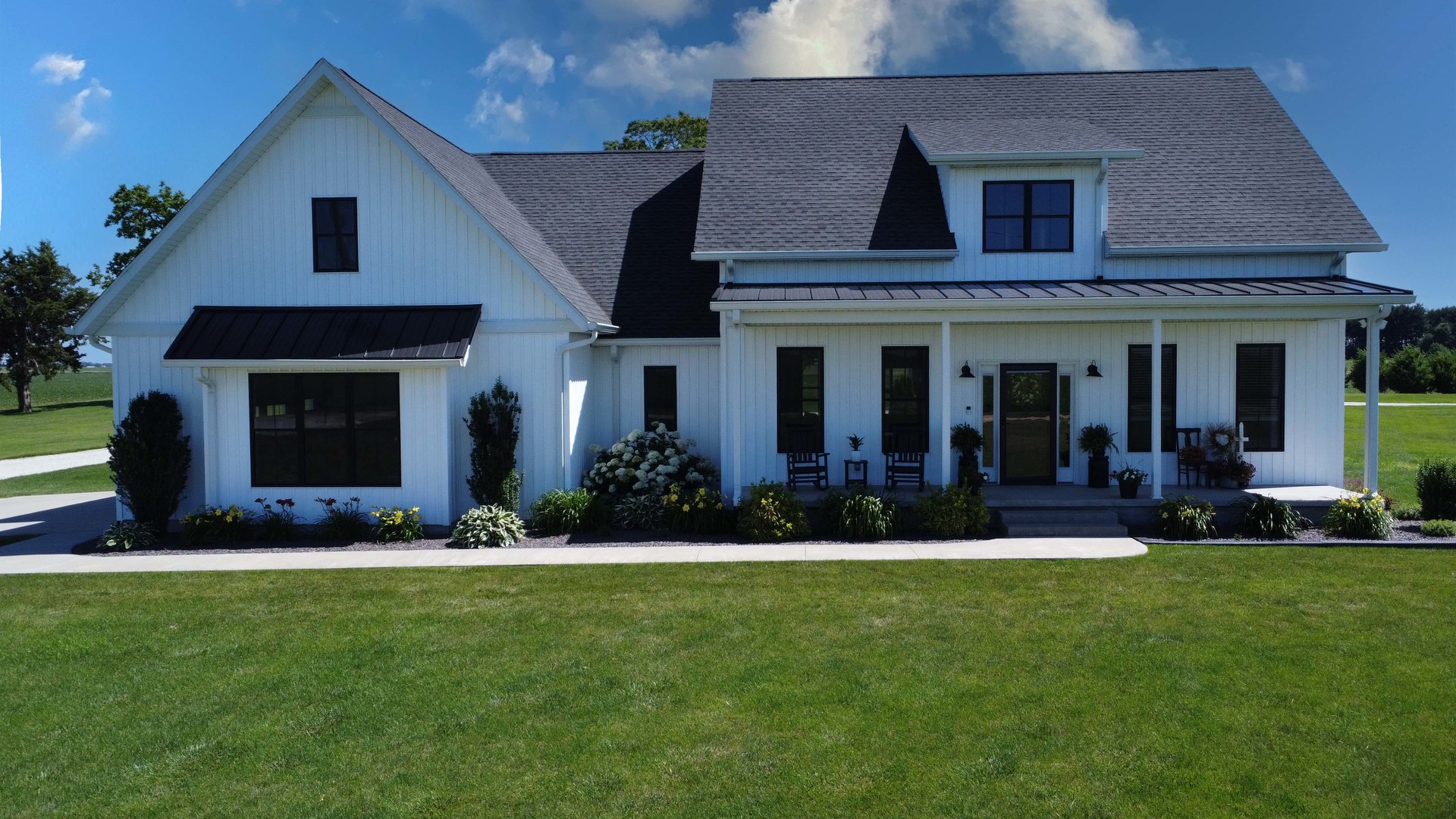 1770 East 1700 North Road Watseka, IL 60970 - Photo 1 of 77
