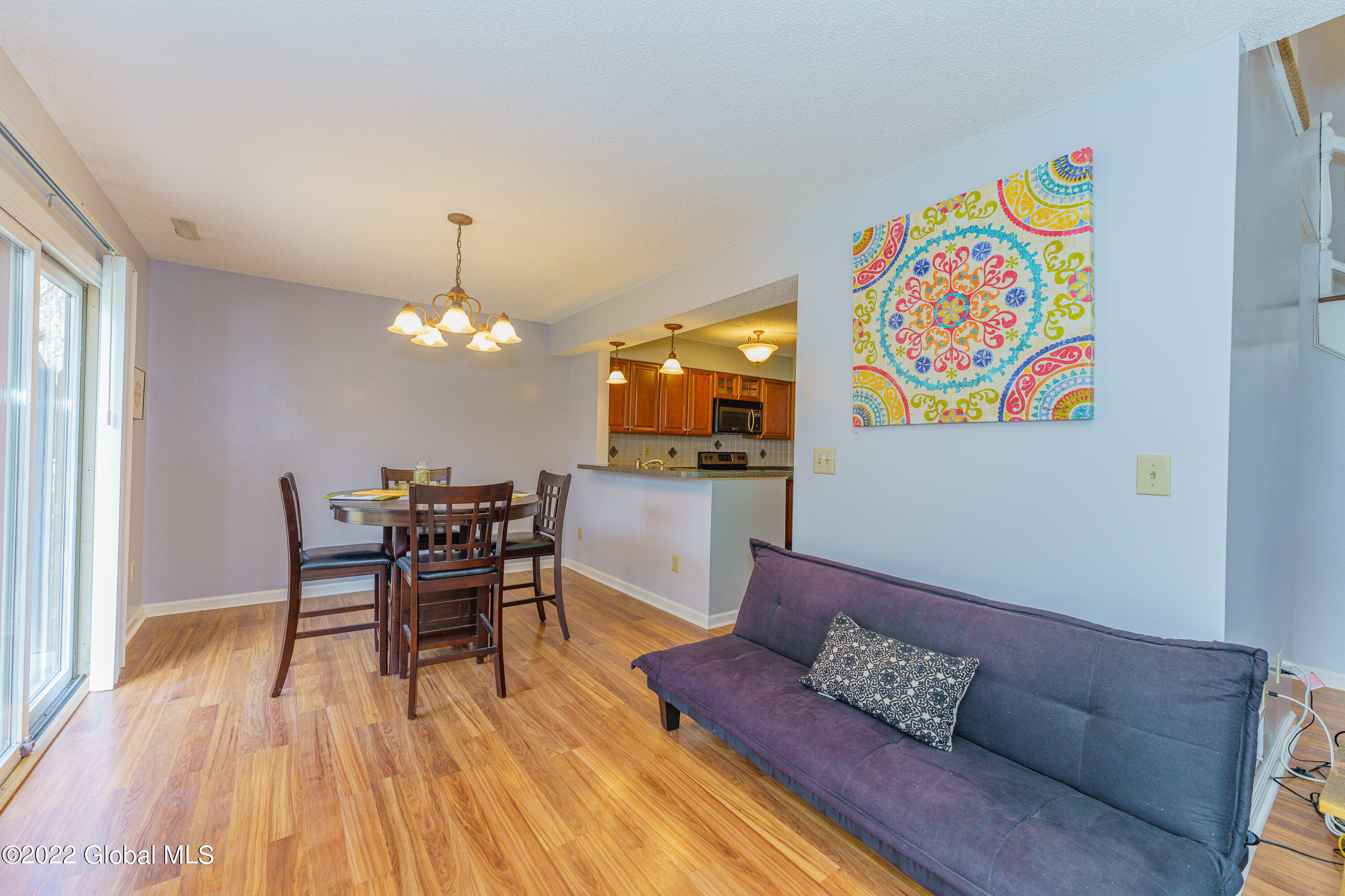 4075 Georgetown Square Schenectady, NY 12303 - Photo 11 of 40 1 Livingroom 7