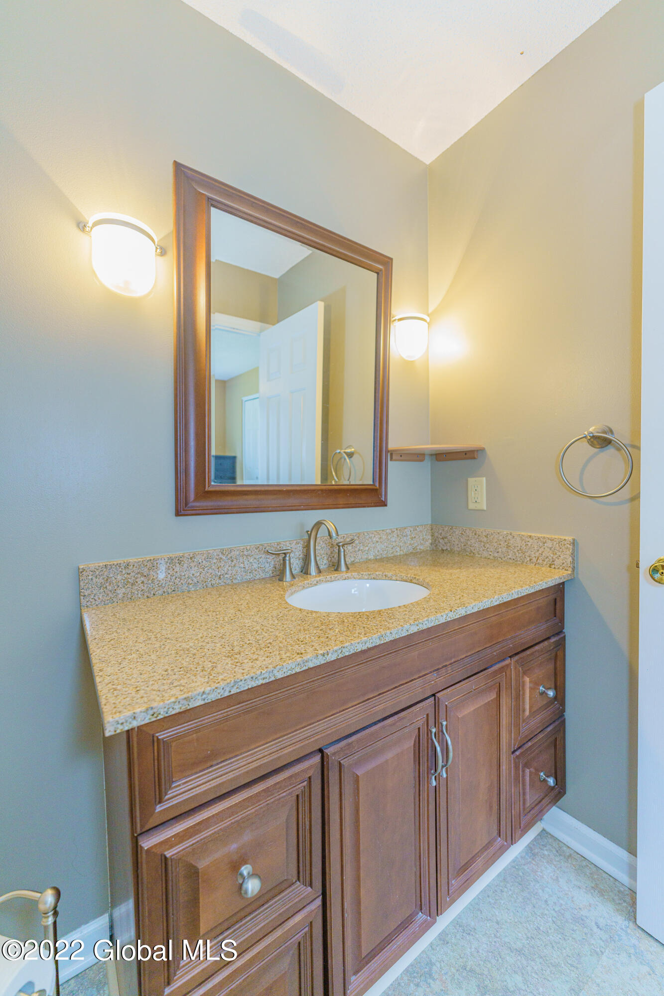 4075 Georgetown Square Schenectady, NY 12303 - Photo 26 of 40 5 Master 3