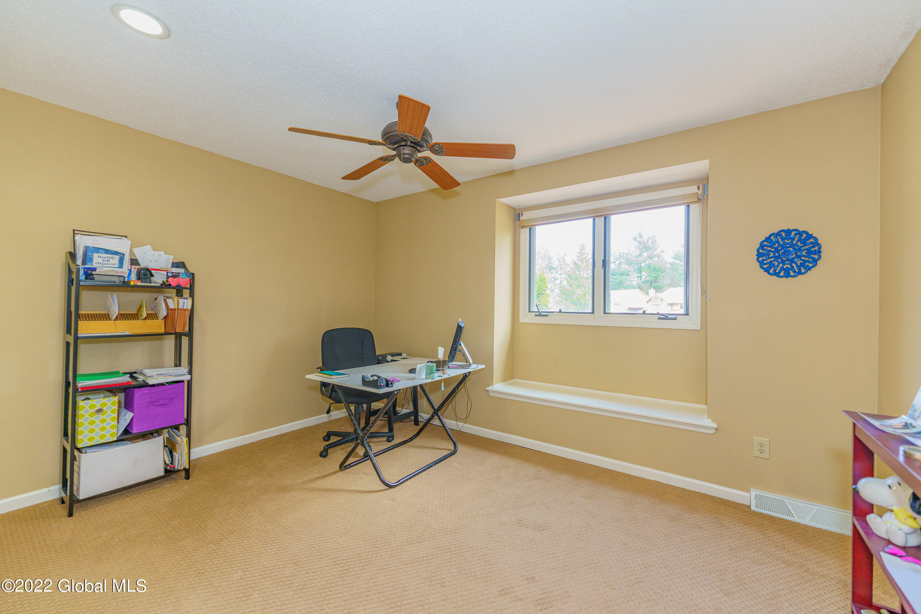 4075 Georgetown Square Schenectady, NY 12303 - Photo 28 of 40 6 Bedroom 1