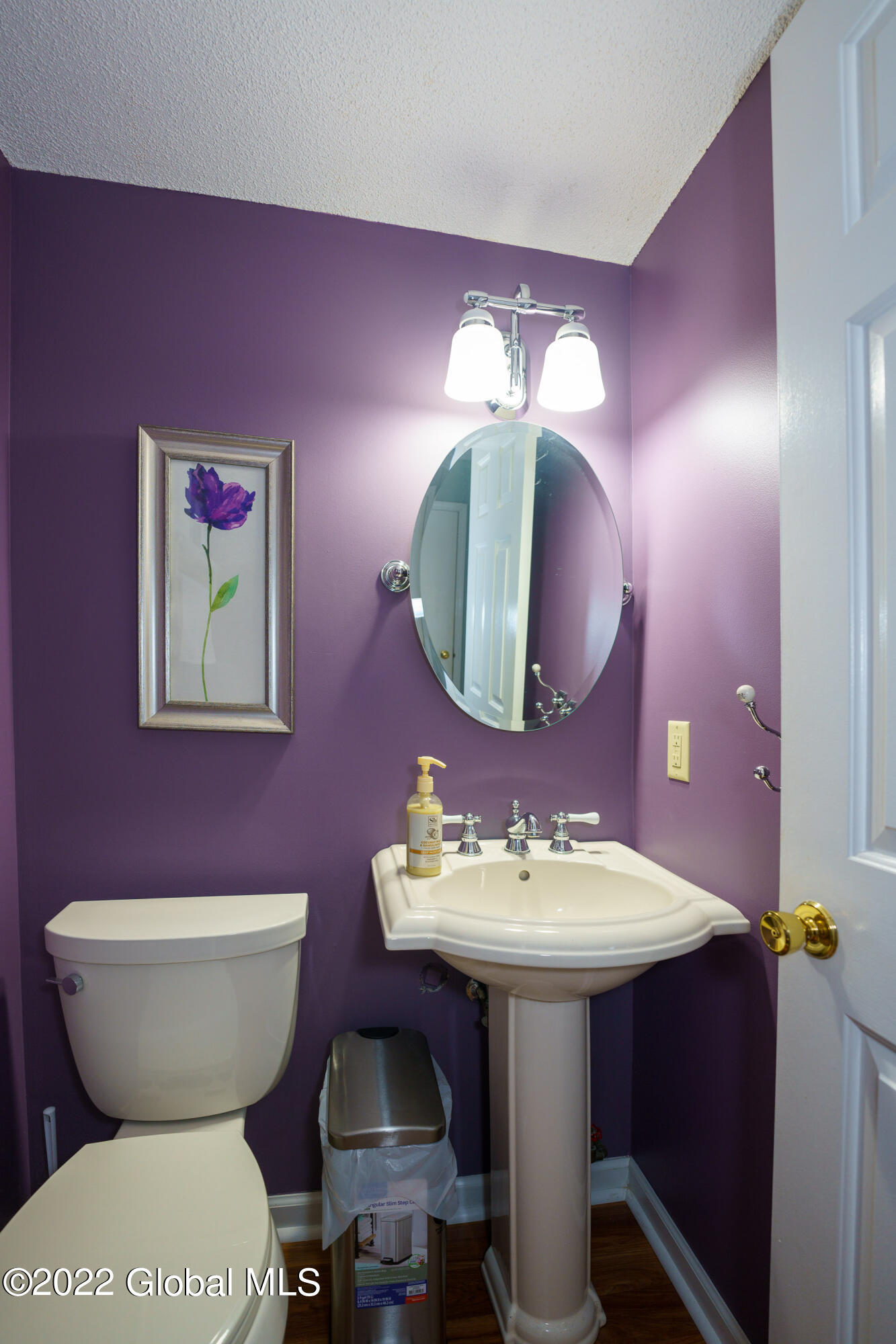 4075 Georgetown Square Schenectady, NY 12303 - Photo 30 of 40 Bathroom 1