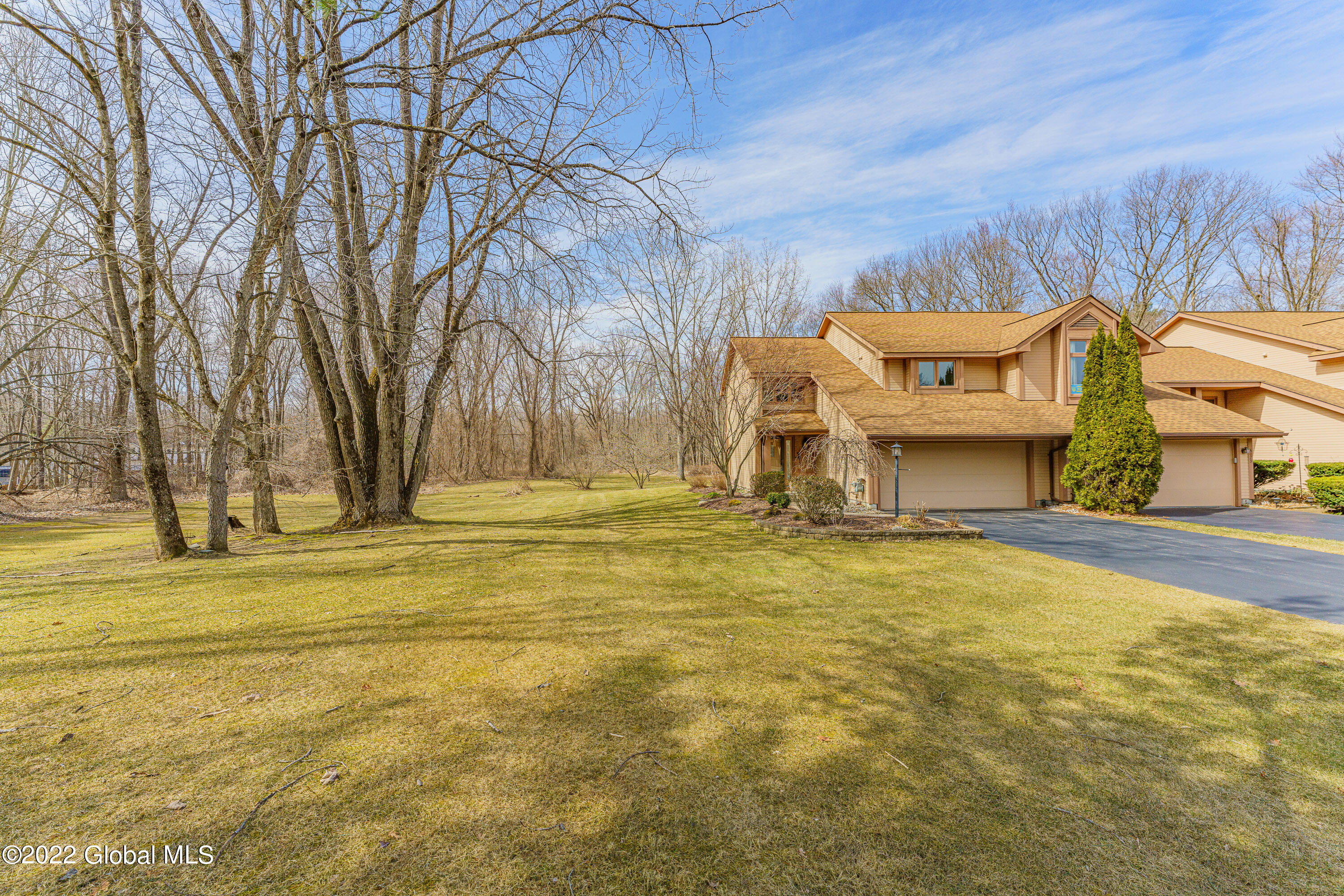 4075 Georgetown Square Schenectady, NY 12303 - Photo 3 of 40 0 Front 3