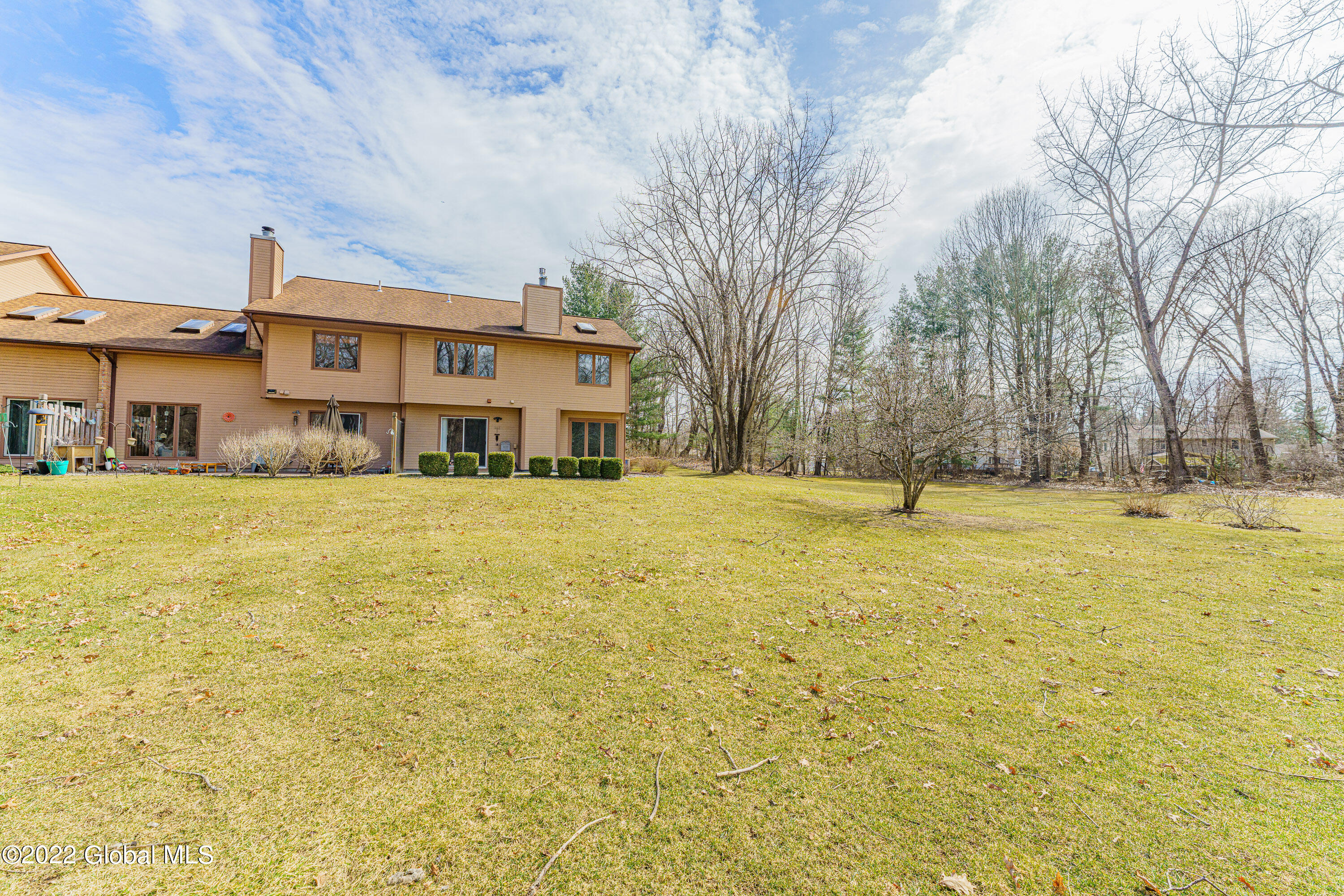 4075 Georgetown Square Schenectady, NY 12303 - Photo 36 of 40 Yard 4