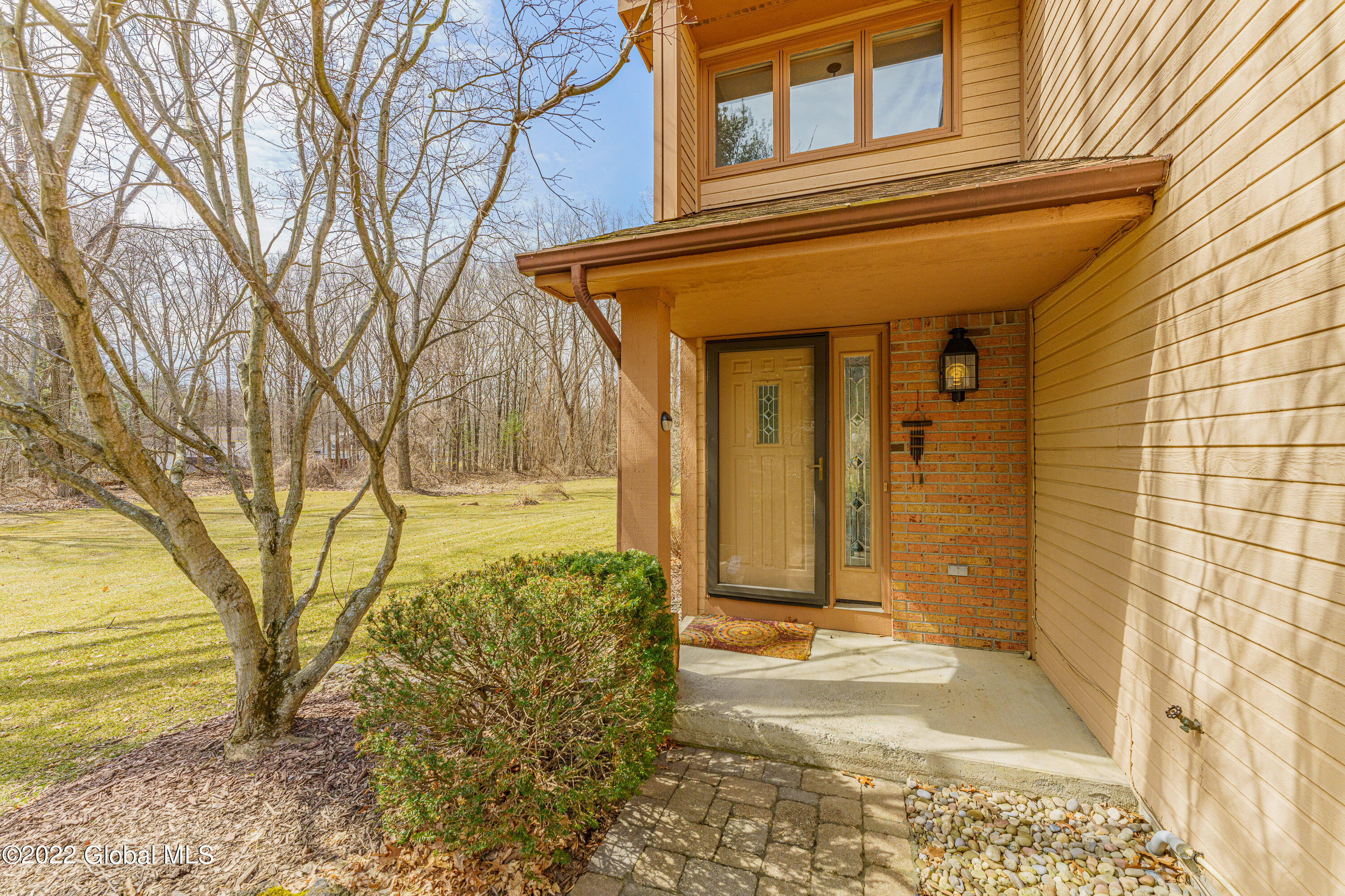 4075 Georgetown Square Schenectady, NY 12303 - Photo 4 of 40 0 Front 4