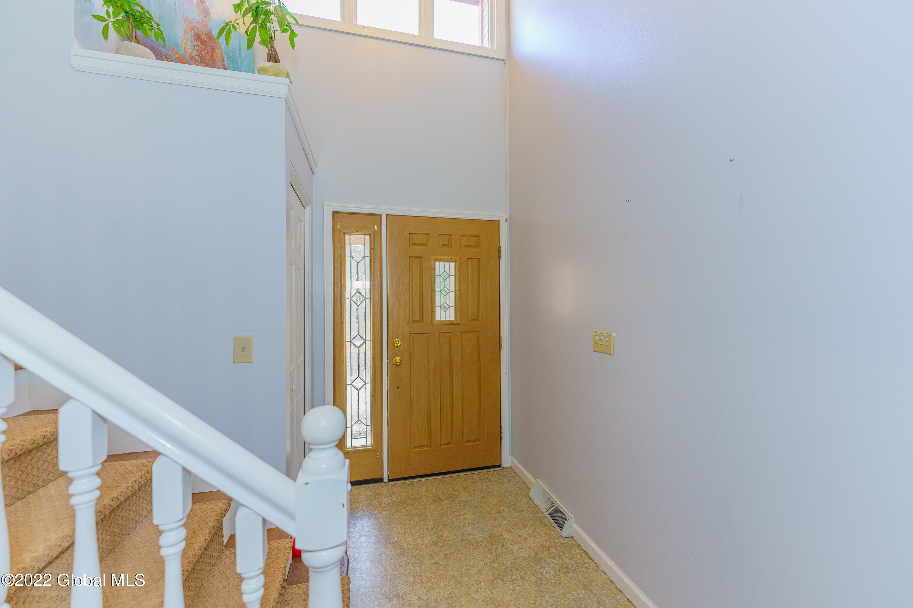 4075 Georgetown Square Schenectady, NY 12303 - Photo 5 of 40 1 Livingroom 1