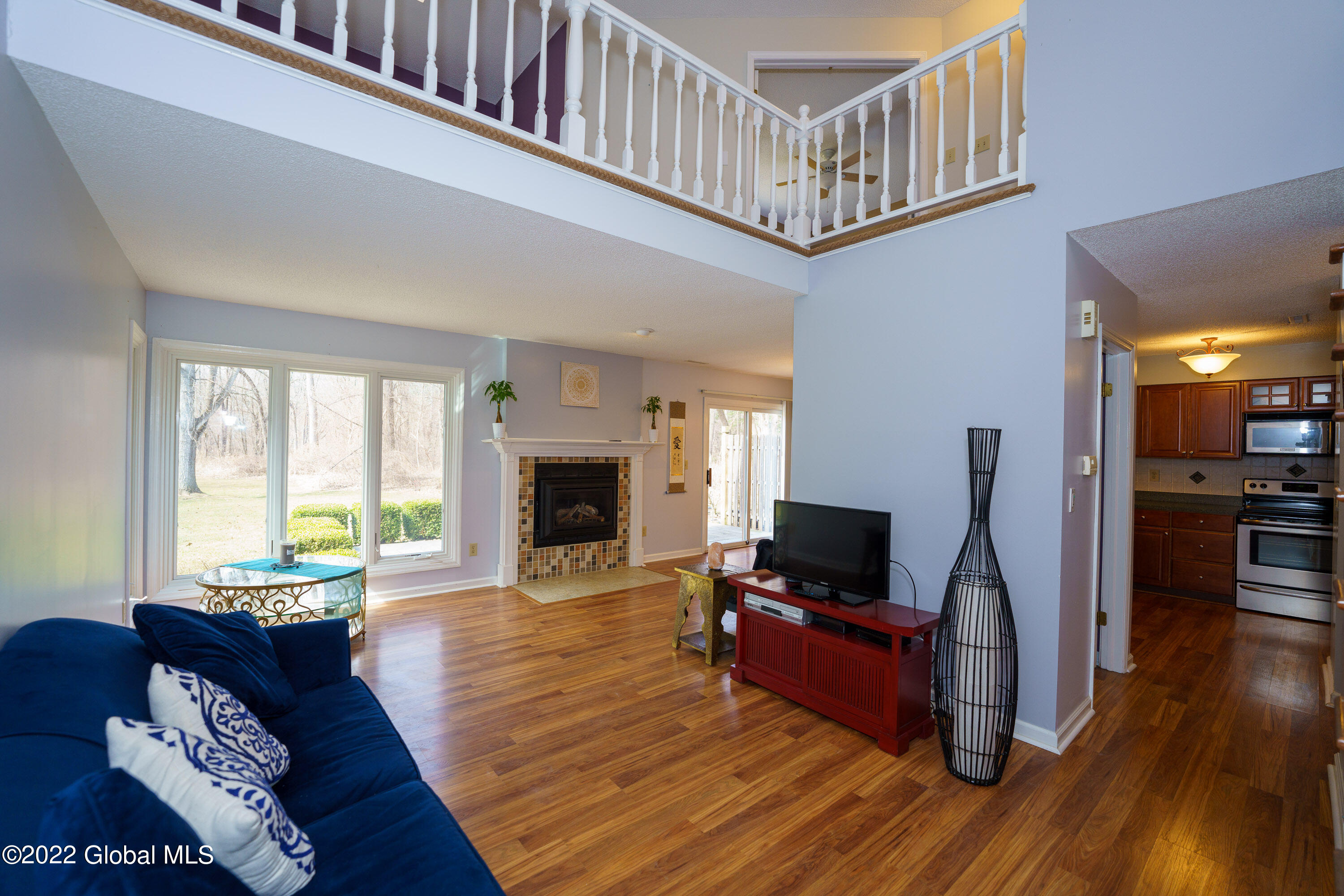 4075 Georgetown Square Schenectady, NY 12303 - Photo 6 of 40 1 Livingroom 2
