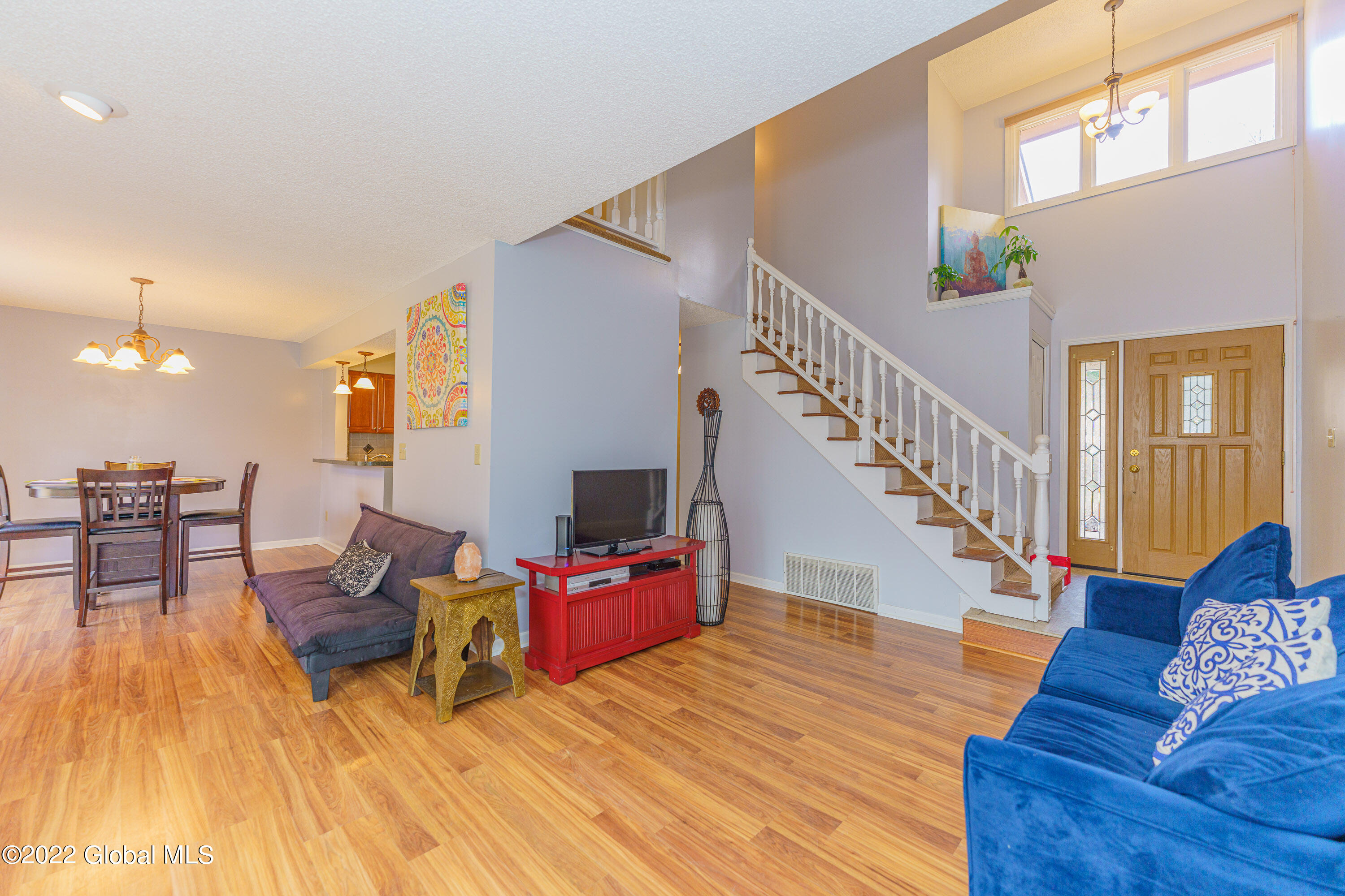 4075 Georgetown Square Schenectady, NY 12303 - Photo 8 of 40 1 Livingroom 4