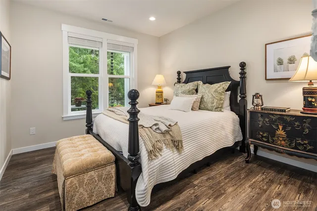 $819,000 | 50 East Eastwood Lane, Union, WA 98592