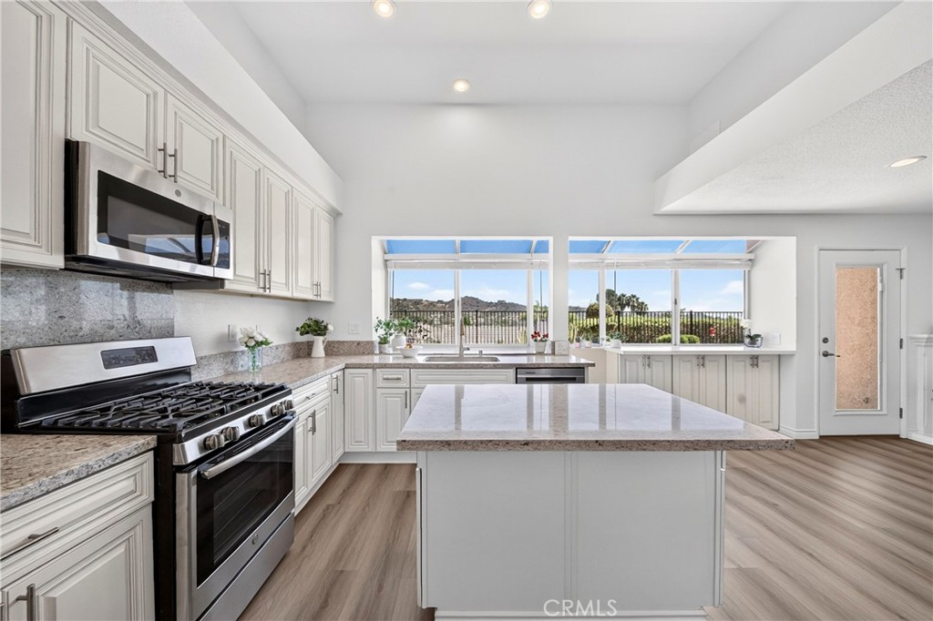 16140 Ridgeview Lane La Mirada, CA 90638 - Photo 16 of 48 Gallery Image 16
