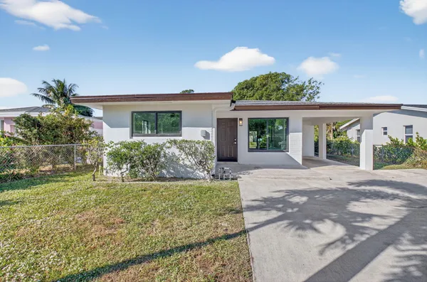 $510,000 | 122 Southwest 9th Avenue, Delray Beach, FL 33444