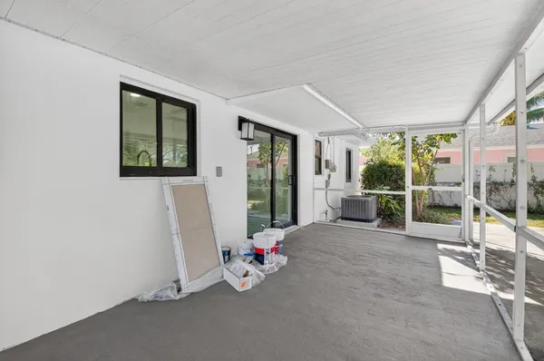 $510,000 | 122 Southwest 9th Avenue, Delray Beach, FL 33444
