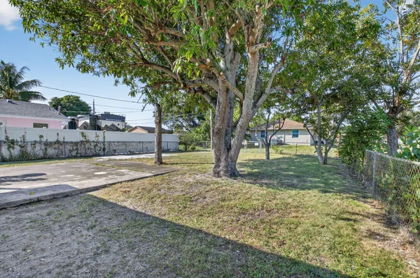 $510,000 | 122 Southwest 9th Avenue, Delray Beach, FL 33444