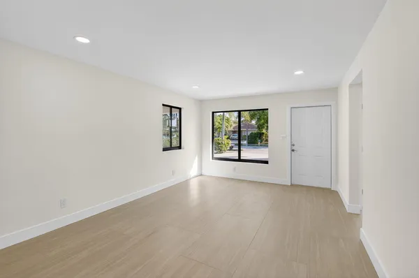 $510,000 | 122 Southwest 9th Avenue, Delray Beach, FL 33444