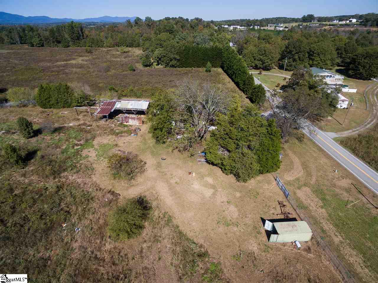 2904 Mt Lebanon Road Campobello, SC 29322 - Photo 3 of 33