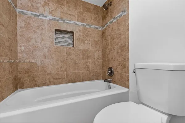 $449,900 | 1250 Lincoln Road, Unit 404, Miami Beach, FL 33139