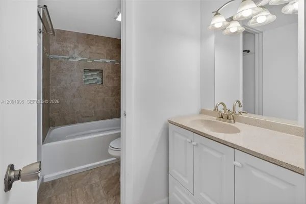 $449,900 | 1250 Lincoln Road, Unit 404, Miami Beach, FL 33139