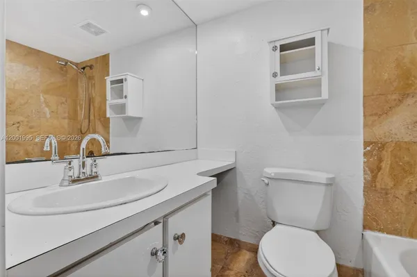 $449,900 | 1250 Lincoln Road, Unit 404, Miami Beach, FL 33139