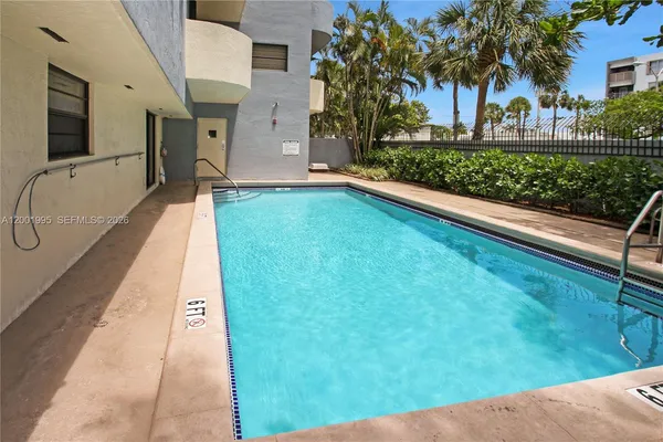 $449,900 | 1250 Lincoln Road, Unit 404, Miami Beach, FL 33139