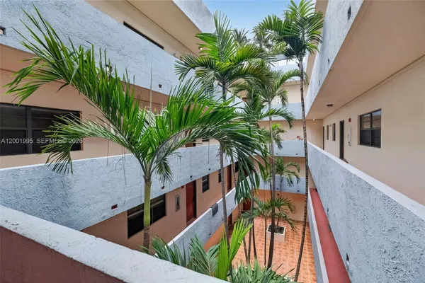 $449,900 | 1250 Lincoln Road, Unit 404, Miami Beach, FL 33139