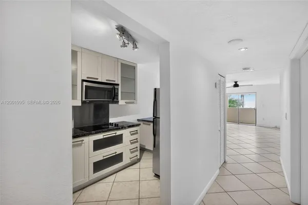 $449,900 | 1250 Lincoln Road, Unit 404, Miami Beach, FL 33139