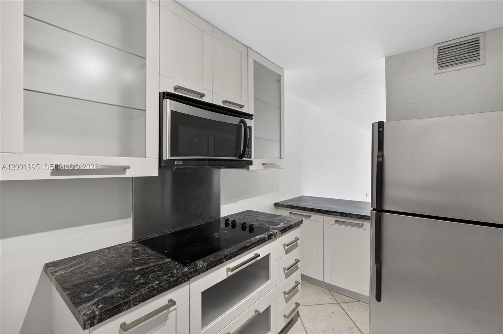 1250 Lincoln Road, Unit 404 Miami Beach, FL 33139 - Photo 9 of 35