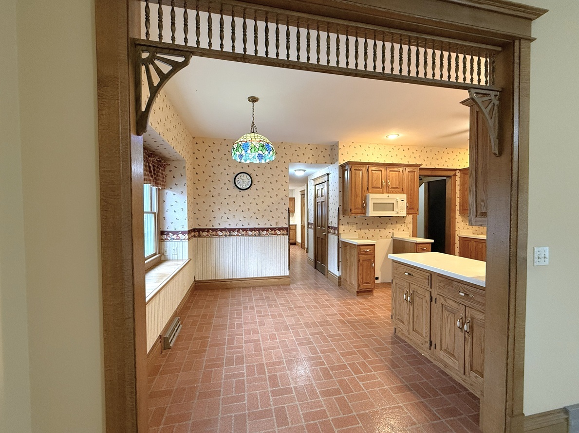 1120 Eastern Avenue Dixon, IL 61021 - Photo 12 of 60