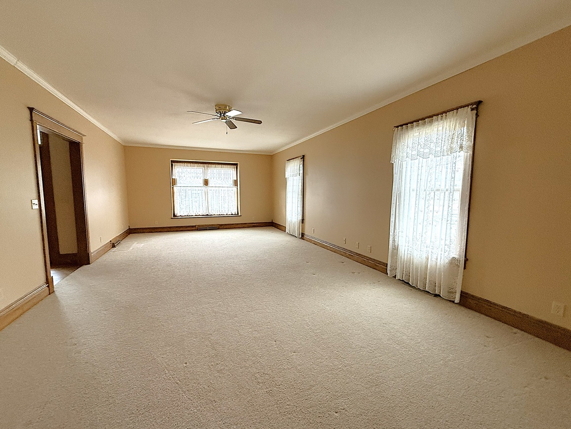 1120 Eastern Avenue Dixon, IL 61021 - Photo 5 of 60