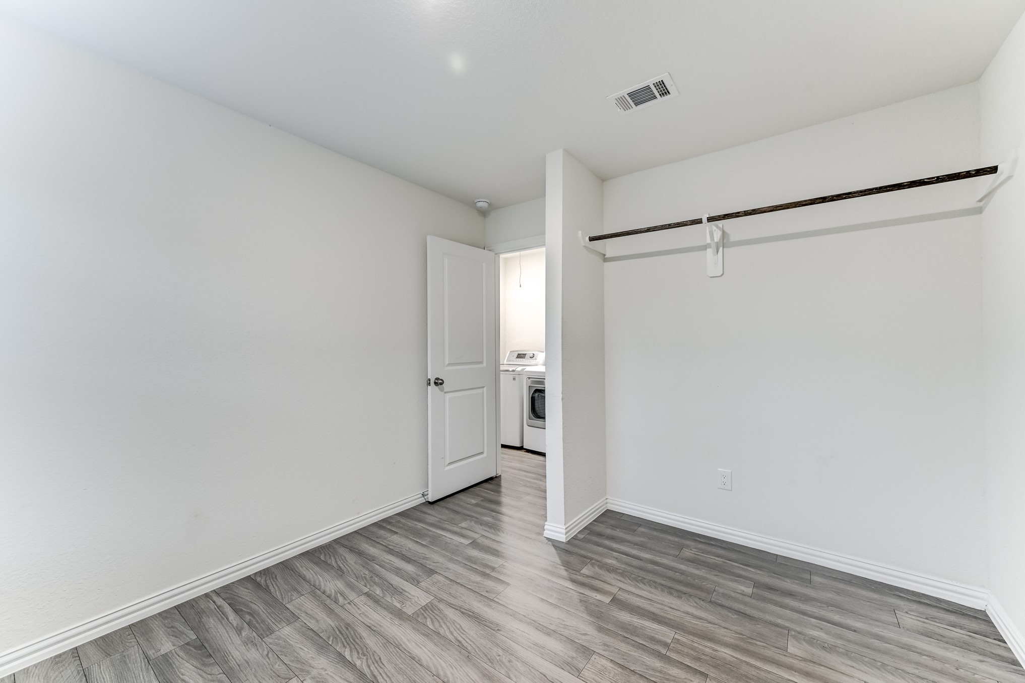 7925 Way Street, Unit A Houston, TX 77028 - Photo 20 of 29 a view of an empty room