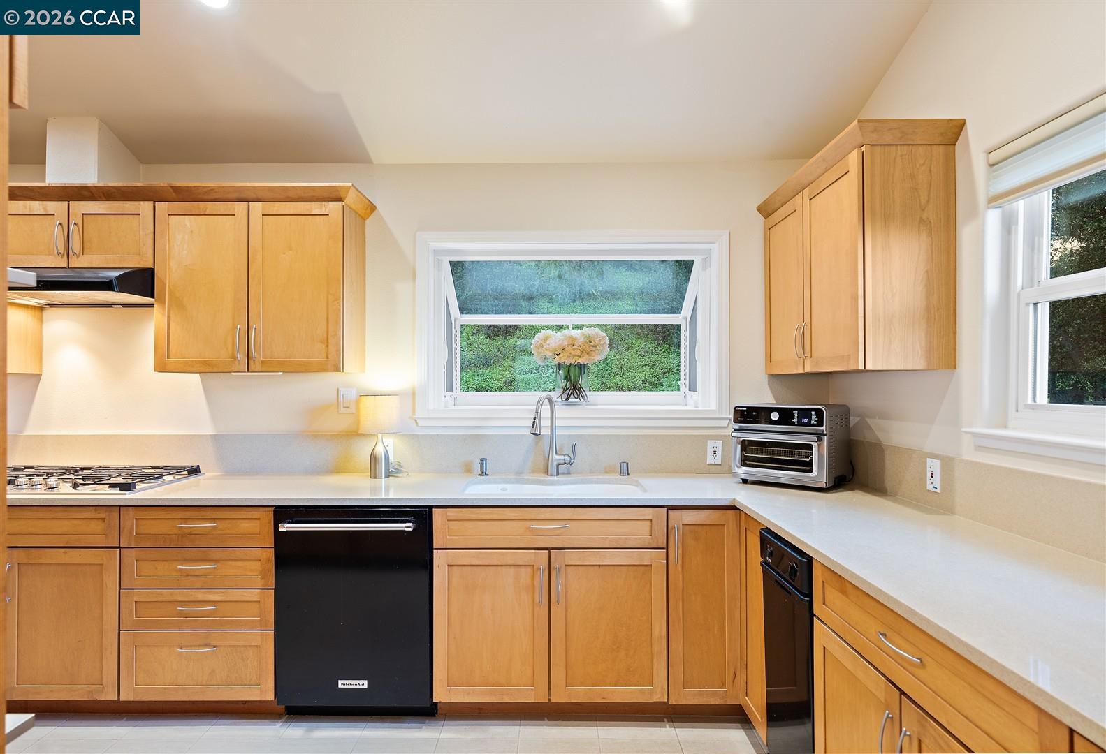 166 Midship Drive Hercules, CA 94547 - Photo 14 of 60