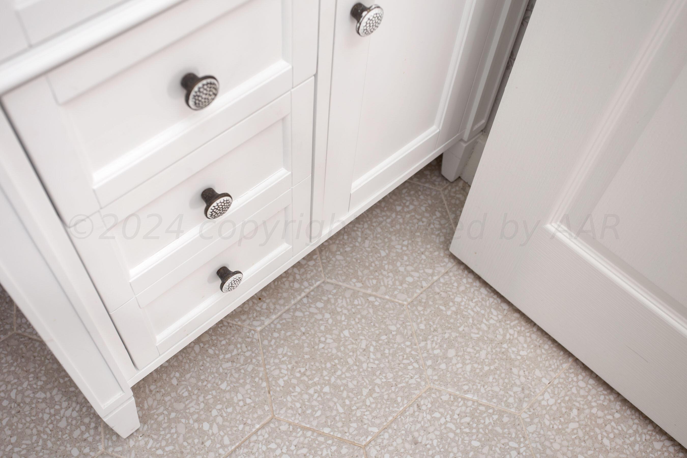 6921 Thunder Road Amarillo, TX 79119 - Photo 19 of 28 a bathroom with a tub and a sink