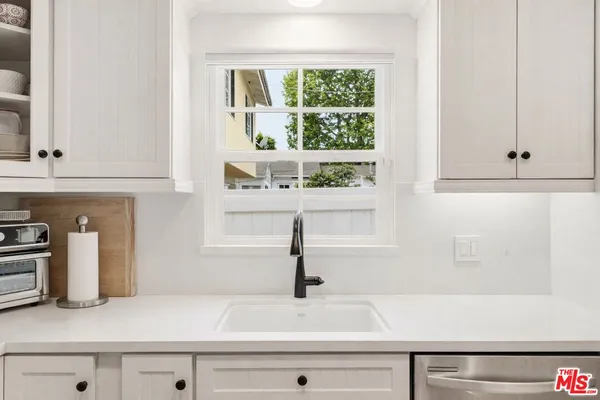 $8,995 | 11333 Berwick Street, Los Angeles, CA 90049