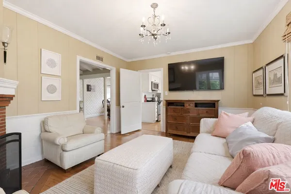 $8,995 | 11333 Berwick Street, Los Angeles, CA 90049