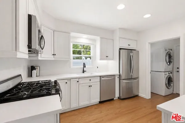 $8,995 | 11333 Berwick Street, Los Angeles, CA 90049