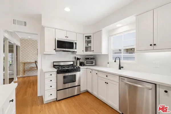 $8,995 | 11333 Berwick Street, Los Angeles, CA 90049