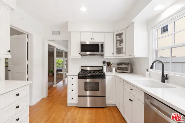 $8,995 | 11333 Berwick Street, Los Angeles, CA 90049