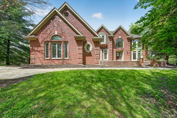 $1,095,000 | 22293 Brockshire Street, Novi, MI 48375
