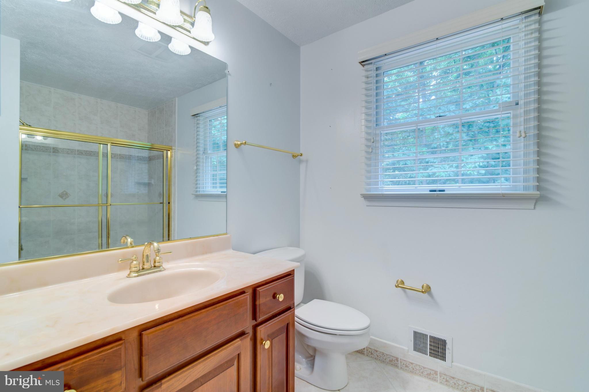 7402 Jenna Road Springfield, VA 22153 - Photo 22 of 30 Bath