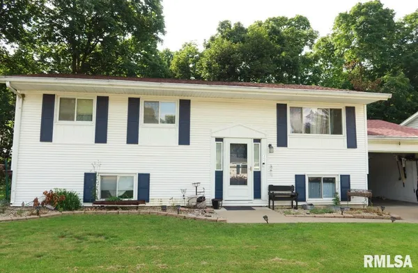 $210,000 | 205 Gem Street, East Peoria, IL 61611
