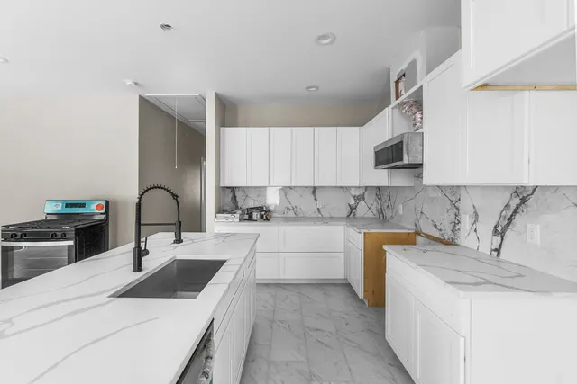 $475,000 | 16227 Green Manor Drive, Humble, TX 77396