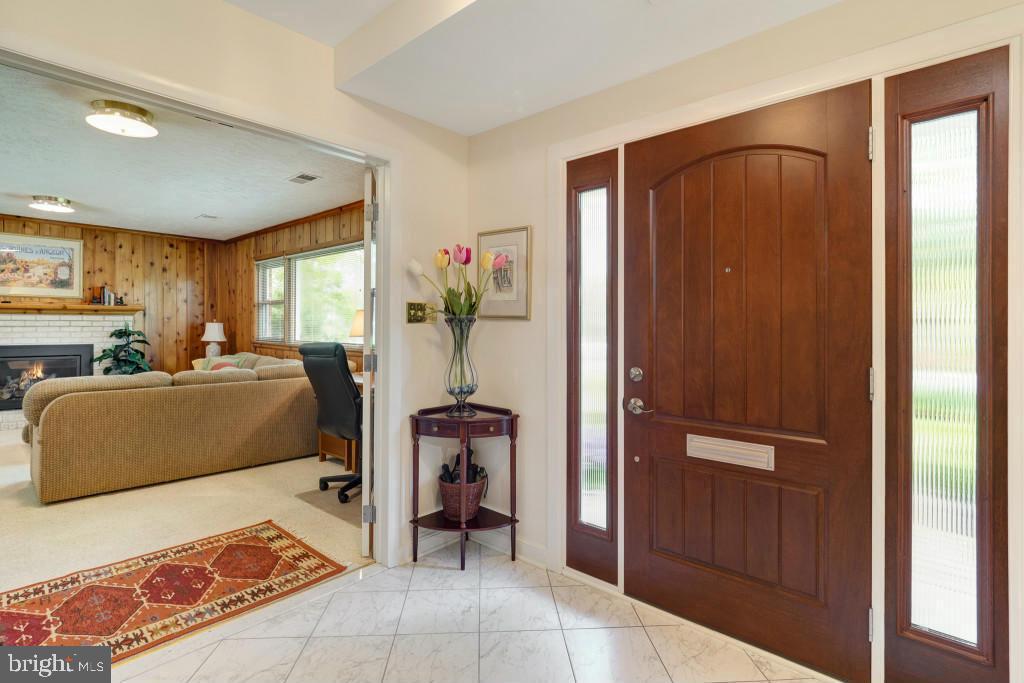 1437 Layman Street McLean, VA 22101 - Photo 3 of 19