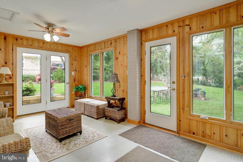 1437 Layman Street McLean, VA 22101 - Photo 5 of 19