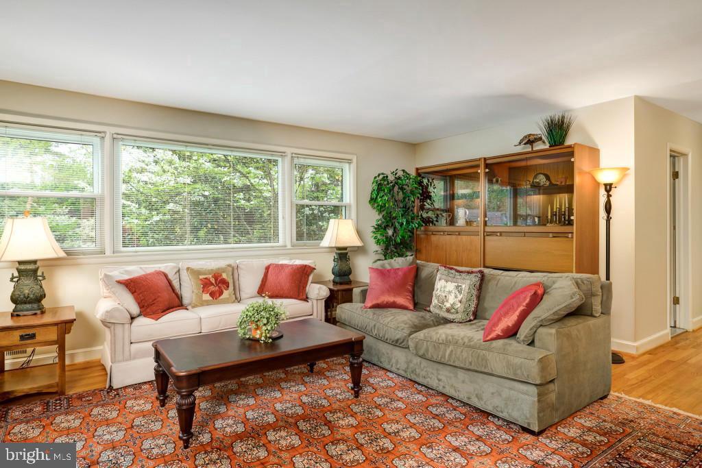 1437 Layman Street McLean, VA 22101 - Photo 8 of 19